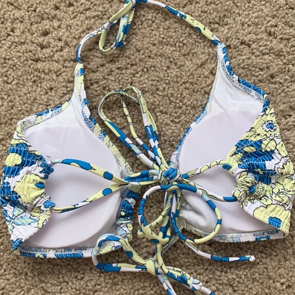 Bathing suits - Picture 4 of 8